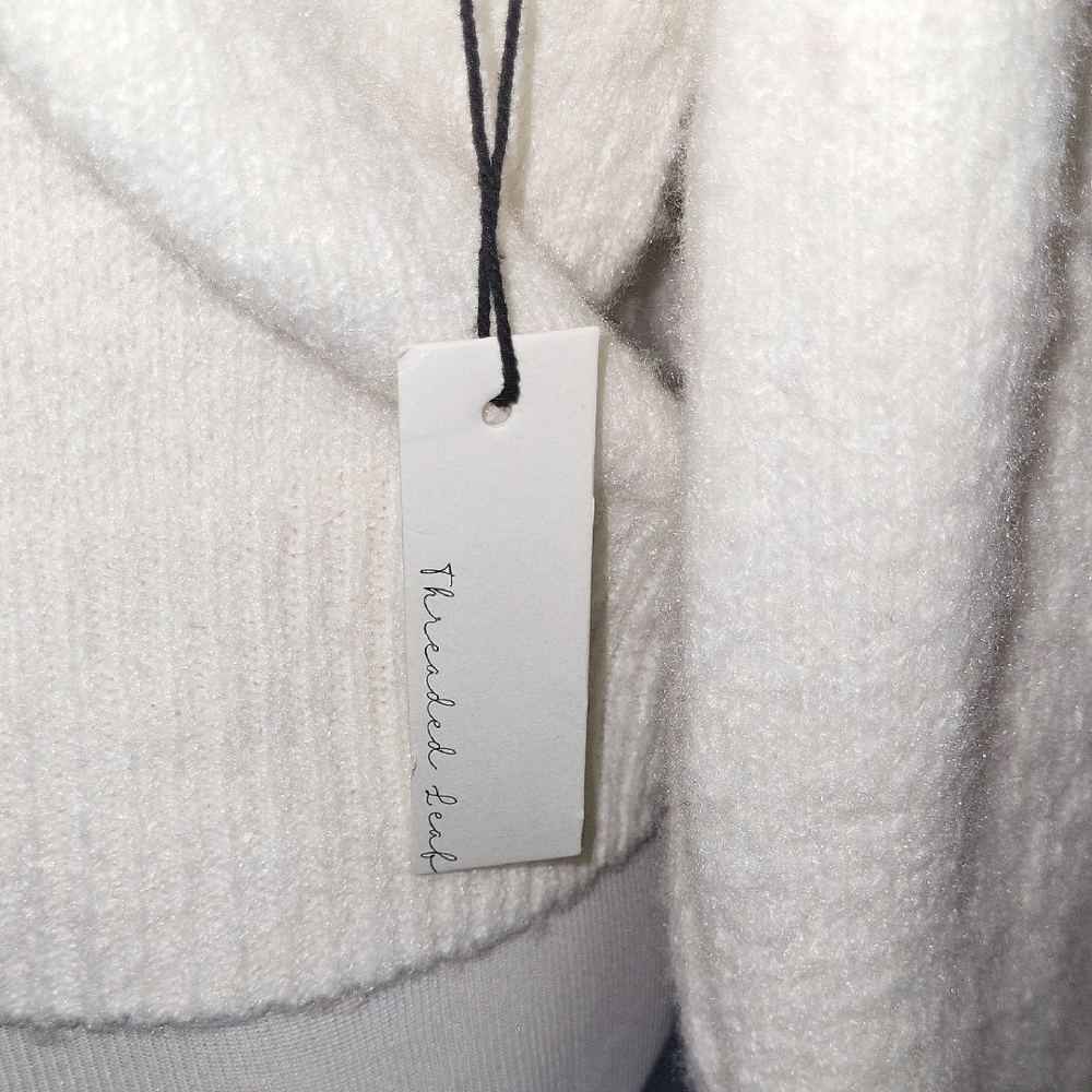 Off White Knit Sweater Showing TEDDY BEAR with Bow design. - Picture 9 of 13